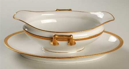 Schleiger 890 Gravy Boat with Attached Underplate