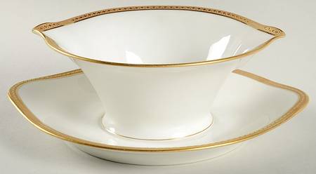 Schleiger 890 Gravy Boat with Attached Underplate