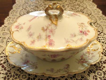 Schleiger 91A Gravy Boat w/Attached Underplate & Lid