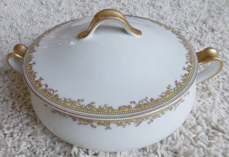 Schleiger 950 Round Covered Vegetable
