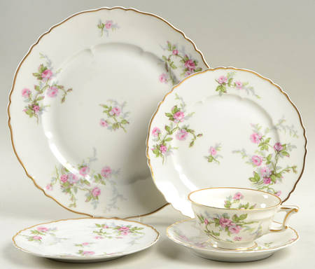 Sylvia White (Louis XIV, Newer) 5 Piece Place Setting