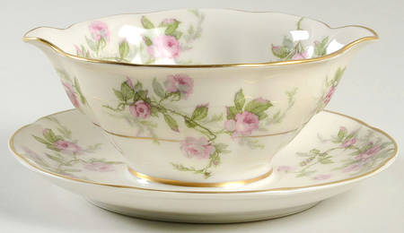 Sylvia Cream (Isle de France, Cream) Gravy Boat with Attached Underplate
