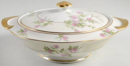 Sylvia Cream (Isle de France, Cream) Round Covered Vegetable