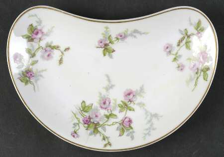 Sylvia White (Torse Shape) Crescent Salad Plate