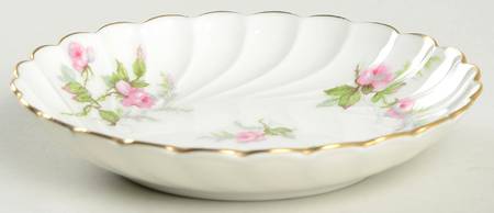 Sylvia White (Torse Shape) Fruit/Dessert (Sauce) Bowl