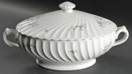 Symphonie (No Trim) Oval Covered Vegetable