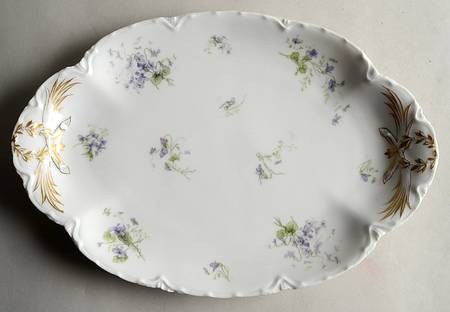 The Tarascon 13" Oval Serving Platter