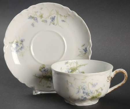 The Tarascon Flat Cup & Saucer Set