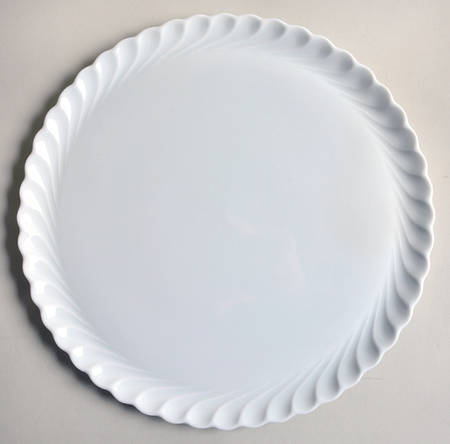 Torse White (Newer, Post 1950) Cake Plate