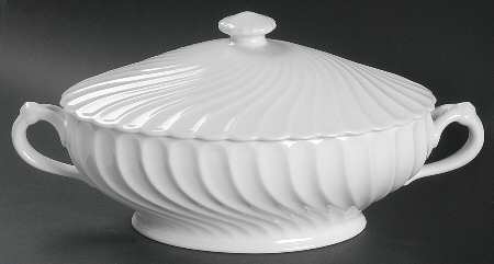 Torse White (Newer, Post 1950) Oval Covered Vegetable