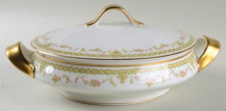 Trianon Round Covered Vegetable