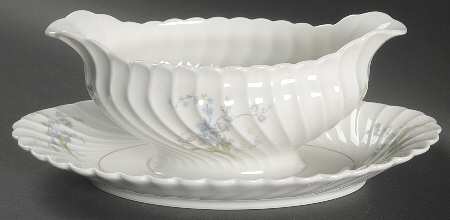 Vallee Gravy Boat with Attached Underplate