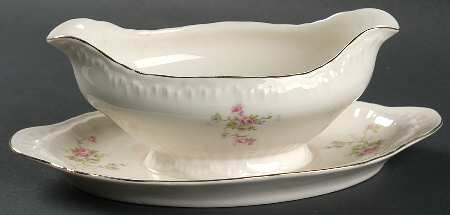 Valeria Gravy Boat with Attached Underplate