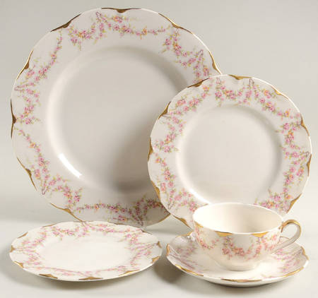 Varenne (New York) 5 Piece Place Setting by Haviland