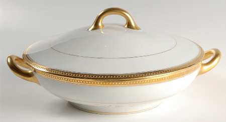 Vassar Round Covered Vegetable