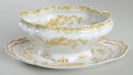 Venetia Gravy Boat with Attached Underplate