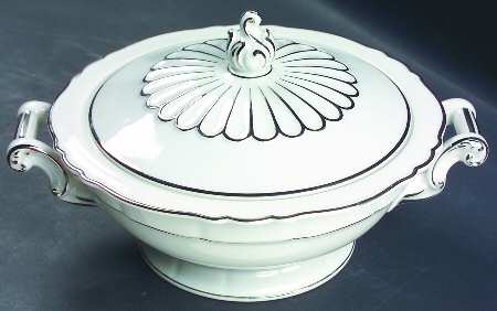 Versailles White (Platinum Trim) Round Covered Vegetable