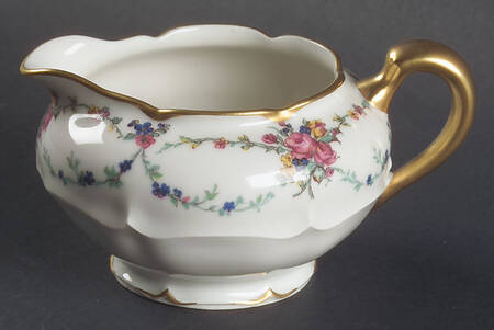 Victoria (Older, Scalloped) Creamer