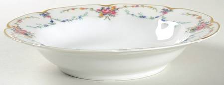 Victoria (Older, Scalloped) Rim Soup Bowl