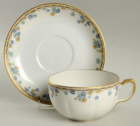 Vincennes Oversized Cup & Saucer Set
