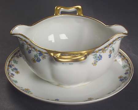 Vincennes Gravy Boat with Attached Underplate