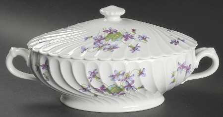 Violettes Oval Covered Vegetable