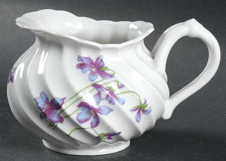 Violettes Creamer