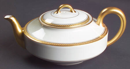 Wellesley  Teapot & Lid