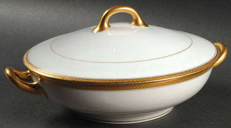 Wellesley  Round Covered Vegetable