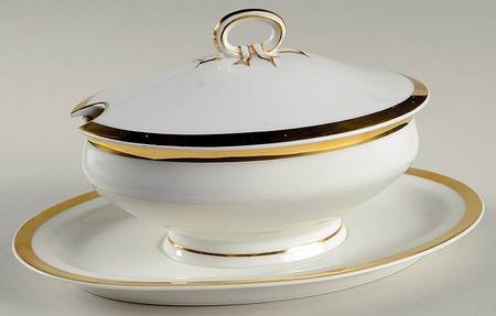 Wedding Ring Gravy Boat w/Attached Underplate & Lid