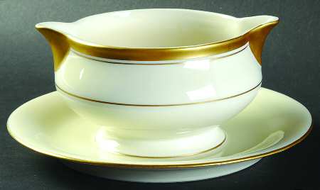 Winfield Gravy Boat with Attached Underplate