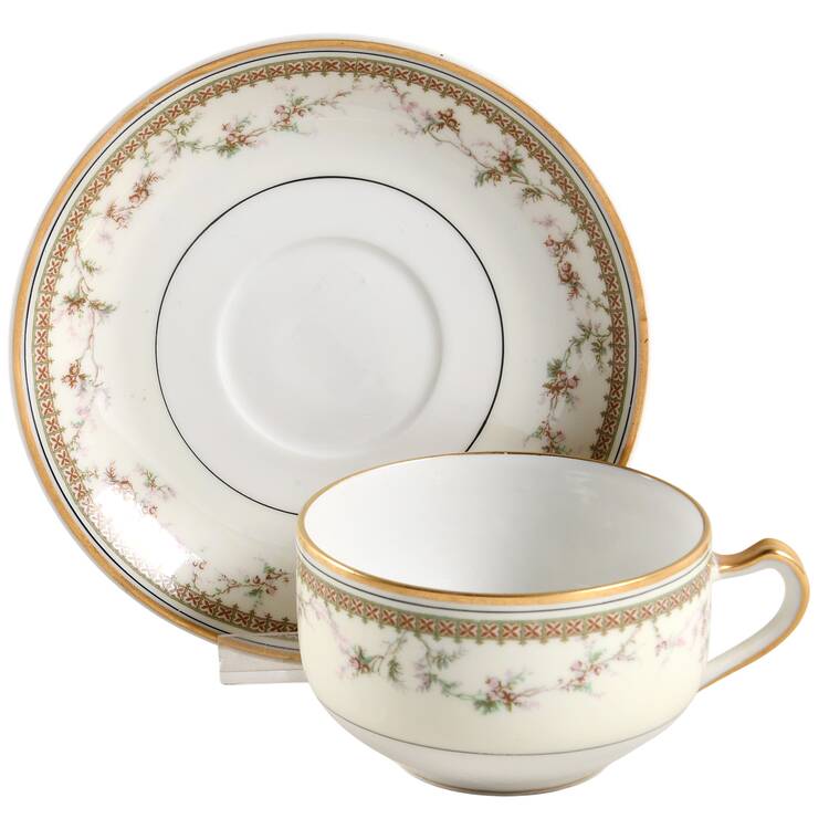 Yale Flat Cup & Saucer Set