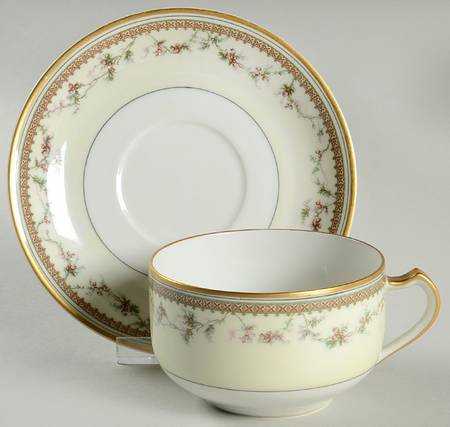 Yale Flat Cup & Saucer Set