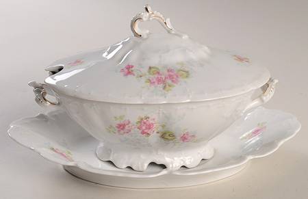 9374 Gravy Boat & Lid w/Underplate