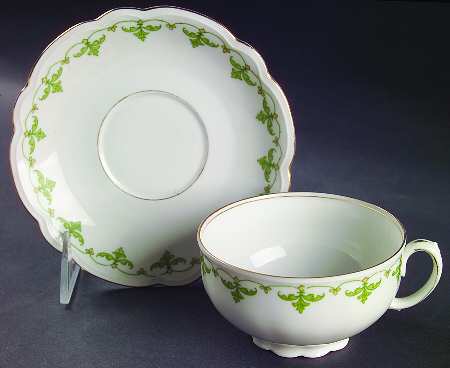 Carmen Footed Cup & Saucer Set