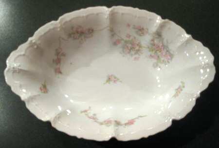 9322 Pink 9" Oval Vegetable Bowl