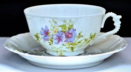 9221 Footed Cup & Saucer Set