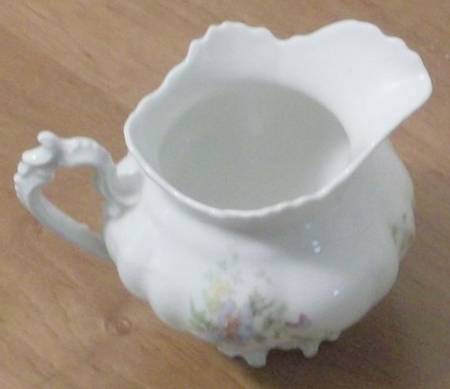 9221 Creamer