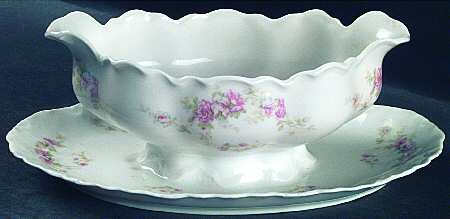 HAB26 Gravy Boat with Attached Underplate