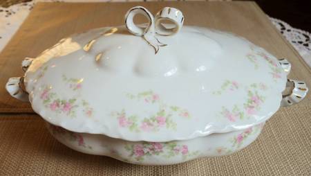 HAB26 Oval Covered Vegetable
