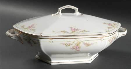 Juliette Oval Covered Vegetable