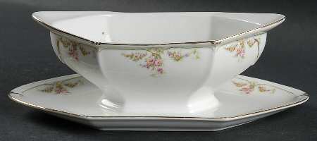 Juliette Gravy Boat with Attached Underplate