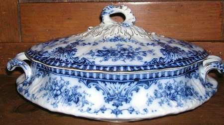 Coronet Oval Covered Vegetable