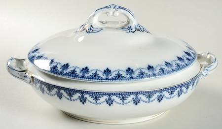 Wolsley Round Covered Vegetable