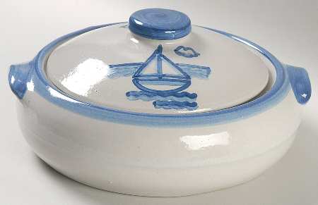 Sailboat 2 Qt Round Covered Casserole