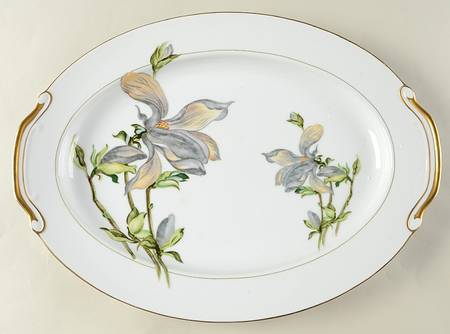 Alyce (Black Flower) 15" Oval Serving Platter