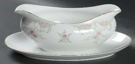 Antoinette Gravy Boat with Attached Underplate