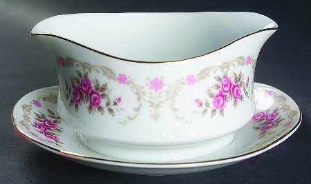 Cascade Gravy Boat with Attached Underplate