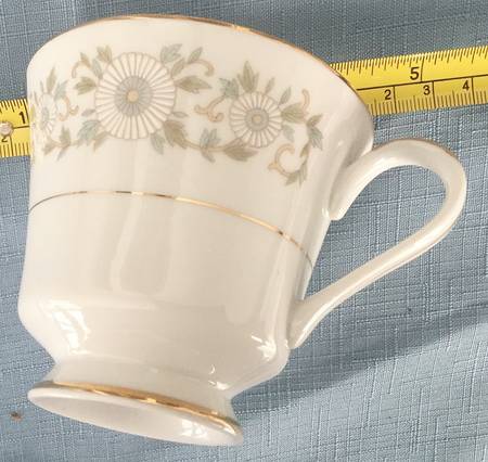 Chrysanthemum Footed Cup