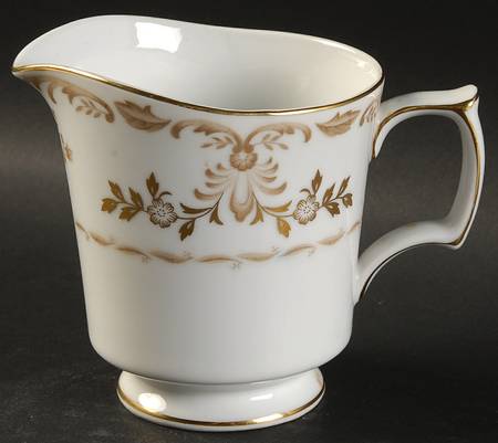 Classique Gold Creamer